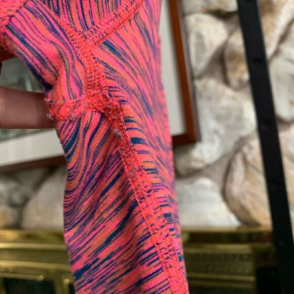 Fabletics capri athletic workout leggings - Picture 12 of 12